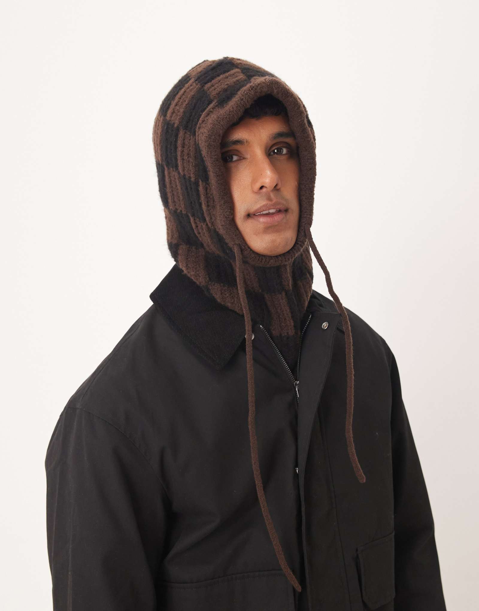 ДИЗАЙНЕРСКИЙ вязаный капюшон ASOS в шахматном порядке коричневого цвета