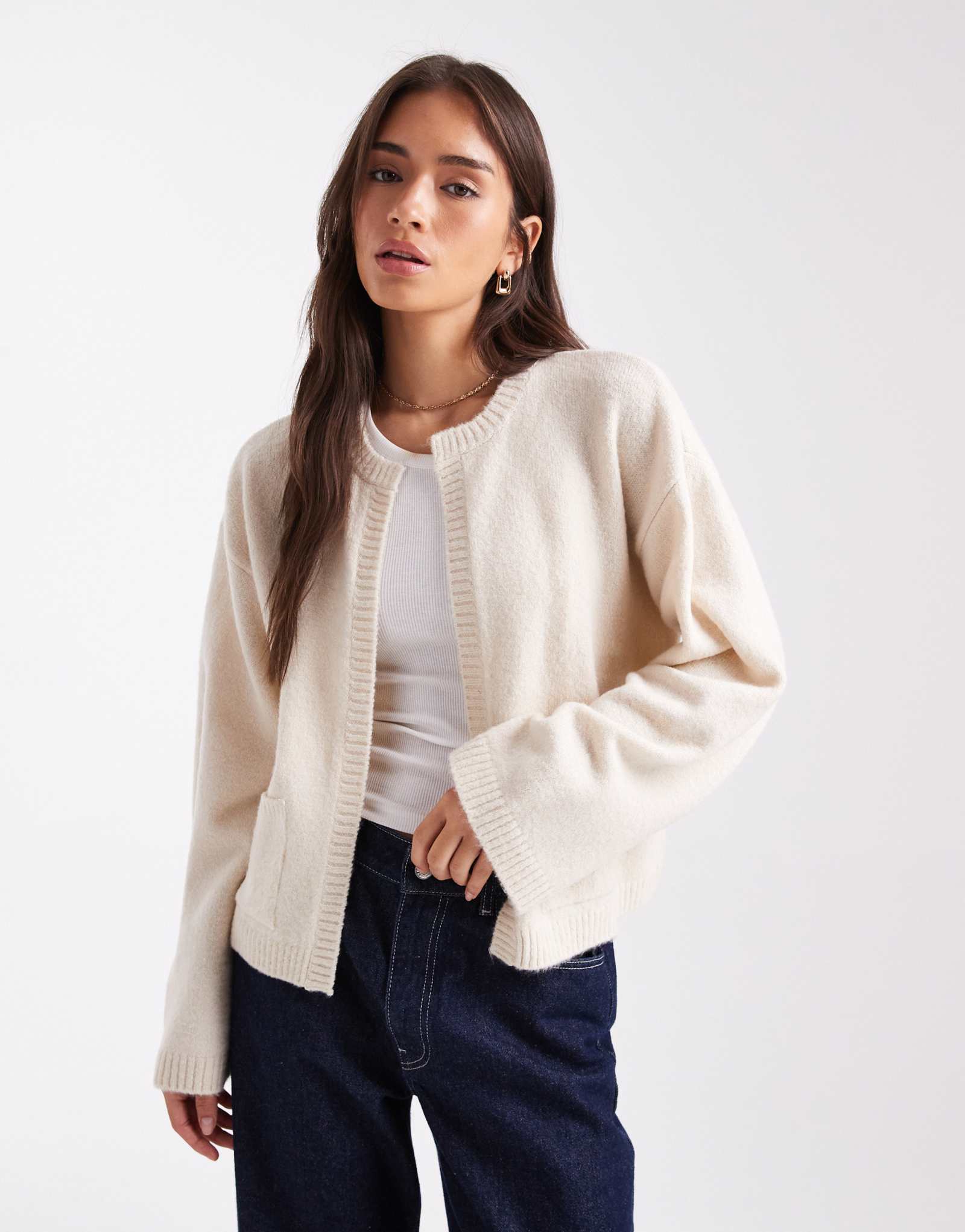 ДИЗАЙНЕРСКИЙ вязаный кардиган ASOS кремового цвета от края до края с накладными карманами