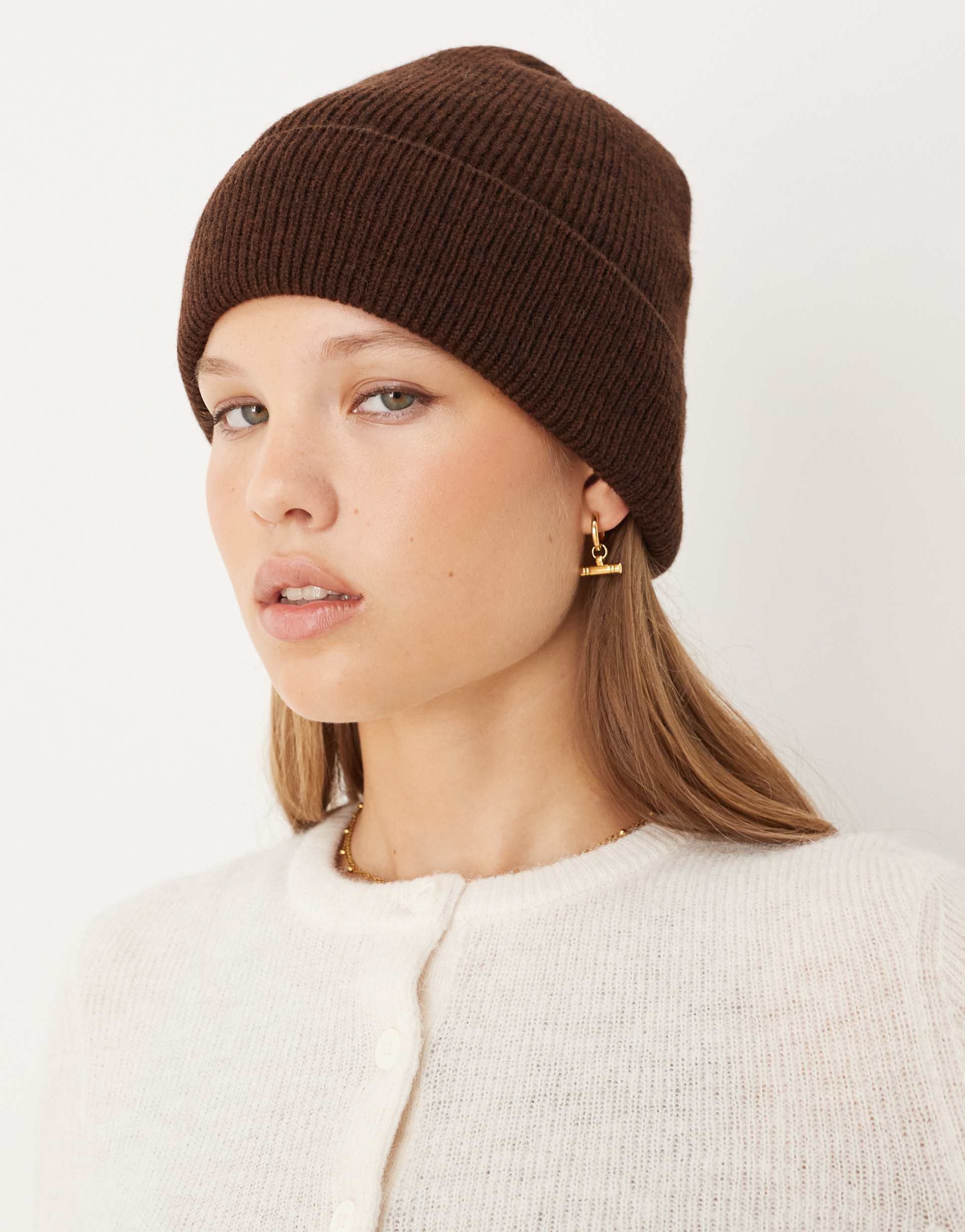asos design knit fine gauge wool beanie in chocolate
