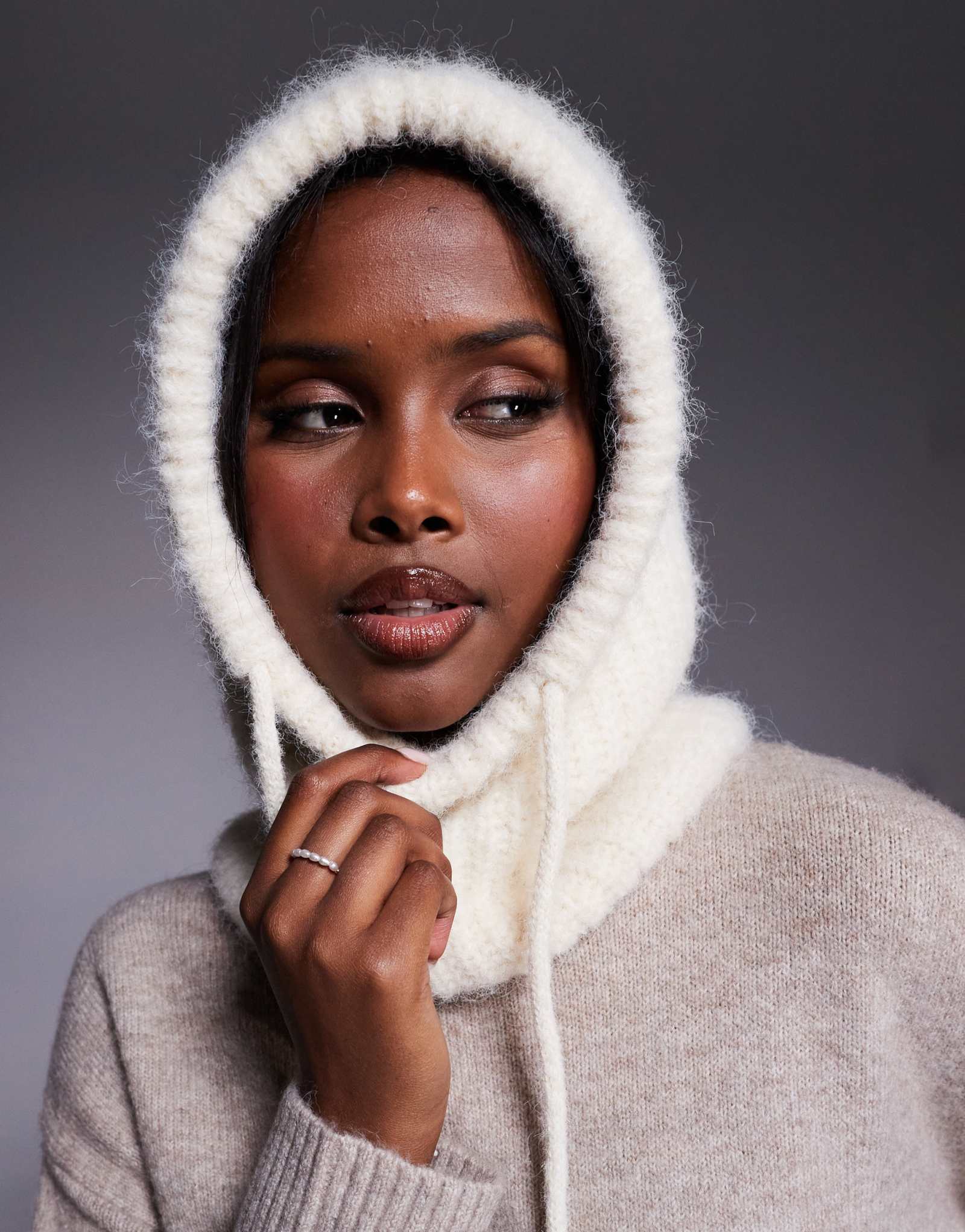 Вязаный капюшон ASOS DESIGN зимнего белого цвета