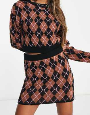 Argyle Pattern Woven Winter Mini Skirt with Belt Detail