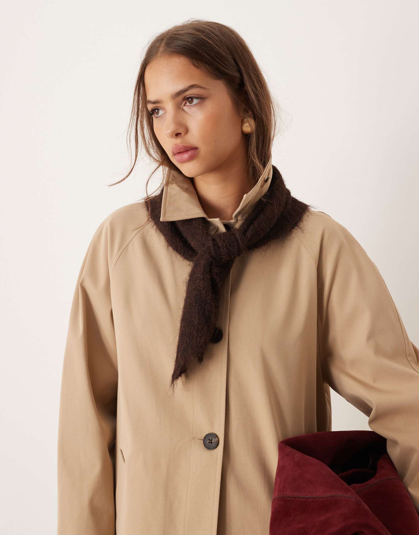 Вязаный маленький треугольный шарф ASOS DESIGN шоколадного цвета