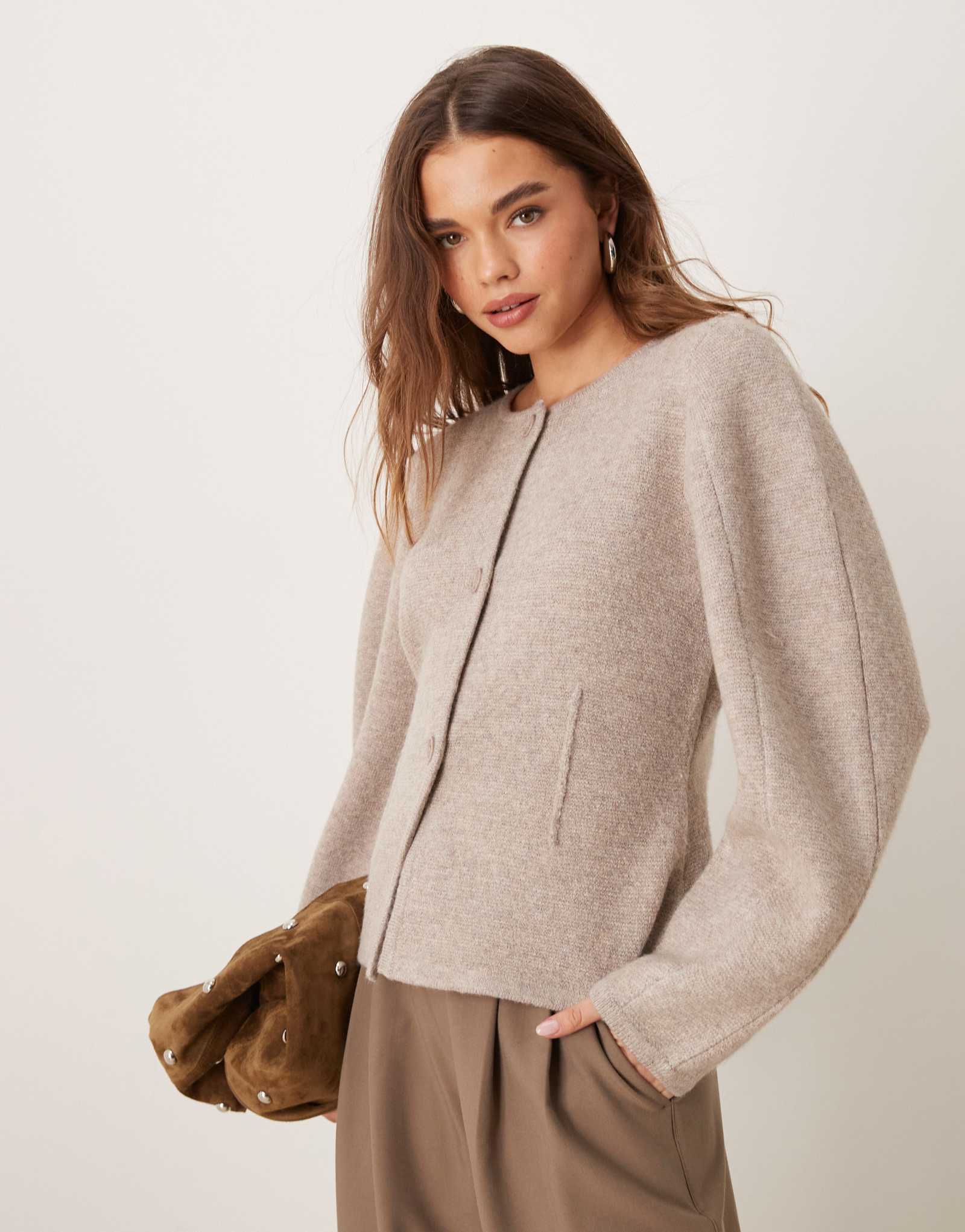 Вязаный структурированный кардиган с круглым вырезом от ASOS DESIGN цвета мокко