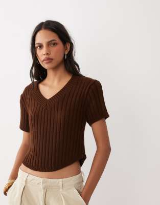 Asos Design Knit V-neck Short Sleeve Top With Curved Hem In Brown