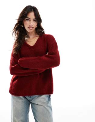 knit v neck sweater in burgundy-Red