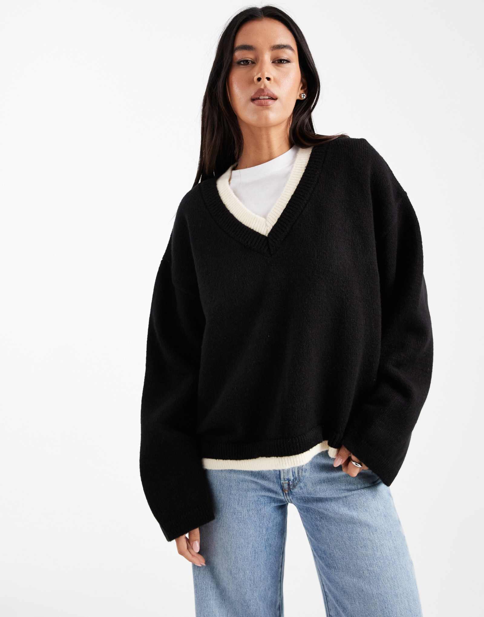 Двухслойный вязаный свитер ASOS DESIGN с v-образным вырезом черного цвета