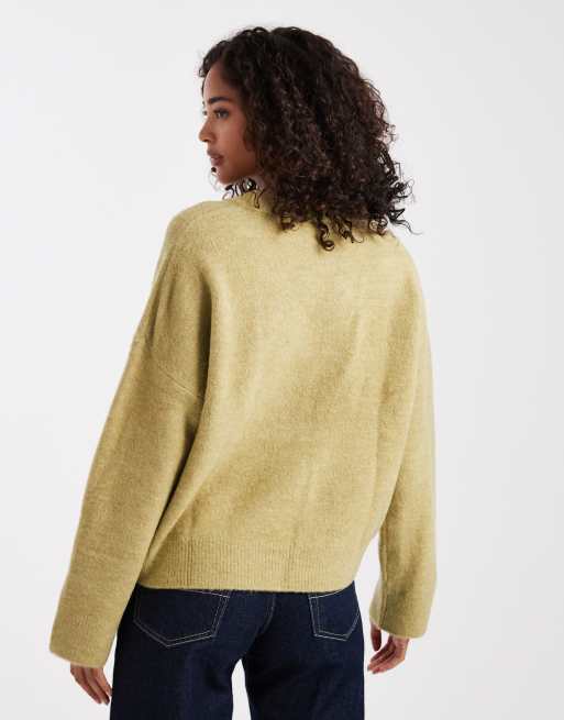ASOS DESIGN knitted boxy v neck jumper in pistachio green, 4 of 4