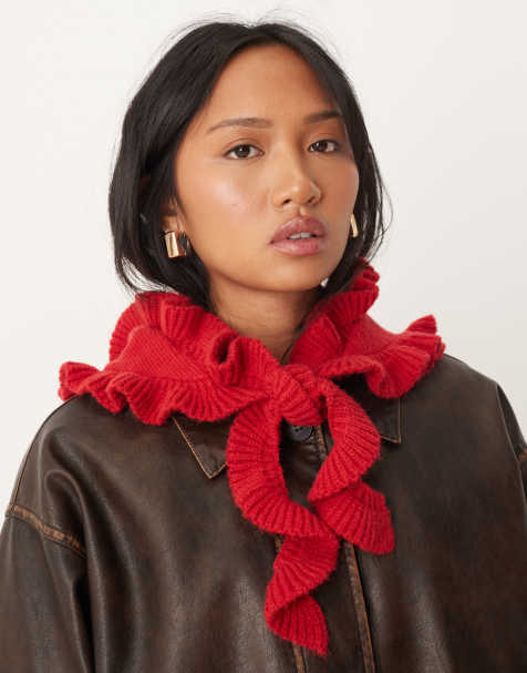 ASOS DESIGN knitted frill edge triangle in red - view 1