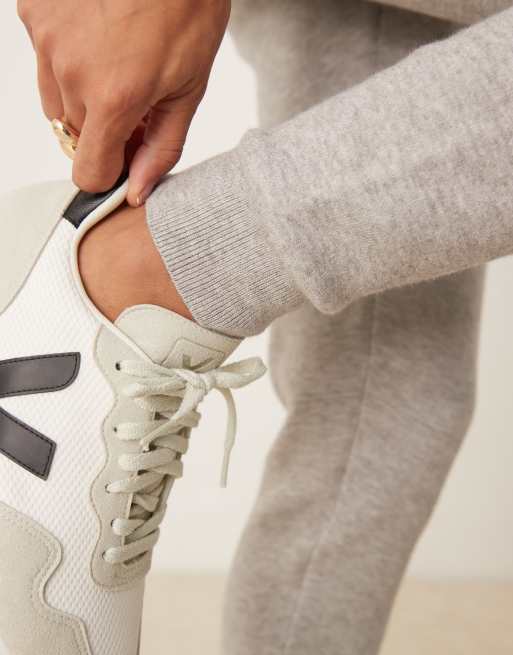 ASOS DESIGN knitted jogger co-ord with panelling detail in grey, 4 of 5