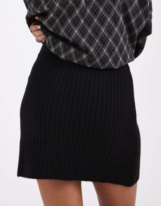 ASOS DESIGN knitted mini skirt co ord in black, 4 of 5
