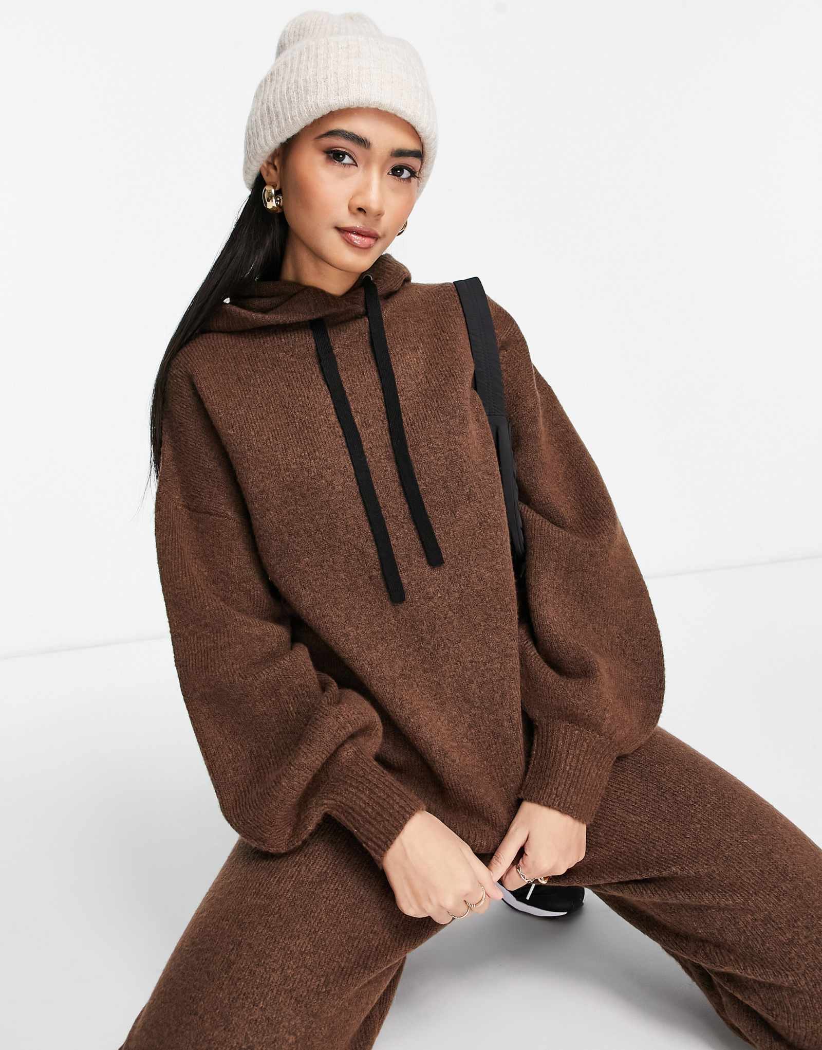 Дизайнерская трикотажная толстовка оверсайз от ASOS с контрастной завязкой темно-серого цвета - часть комплекта 