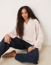 Miss Selfridge lash V neck oversized jumper in soft pink