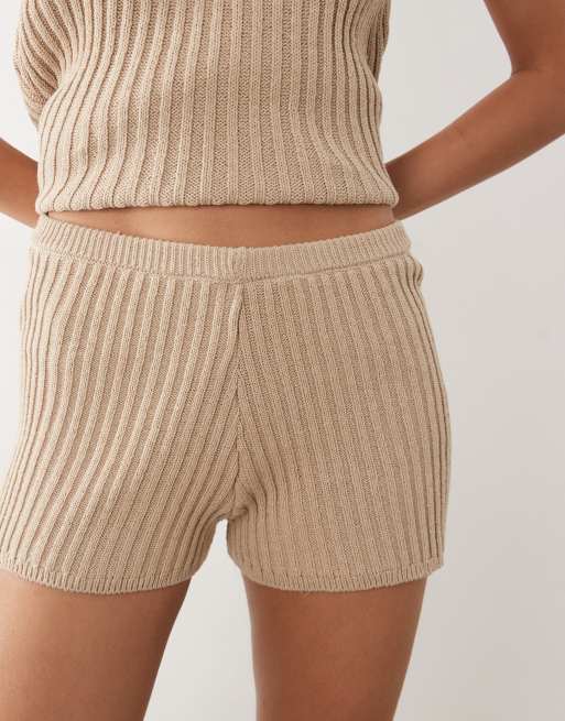 ASOS DESIGN knitted pleated shorts in stone (part of a set), 4 of 5