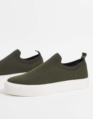 mens slip on plimsolls