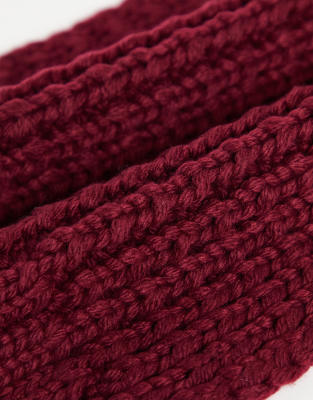 maroon knit scarf