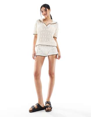 ASOS DESIGN ASOS DESIGN knitted short co-ord with contrast blanket stitch in ivory-White