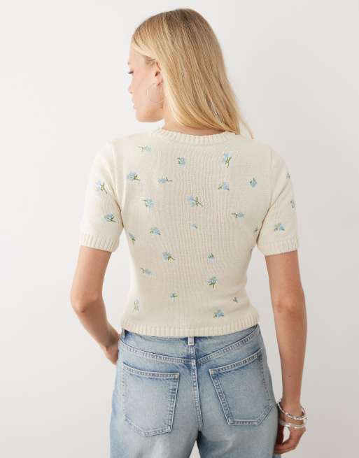 ASOS DESIGN knitted shrunken top in embroidered floral, 3 of 4