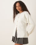 [ASOS DESIGN] ASOS DESIGN knitted structured crew neck cardigan with gold buttons in cream-White M Cream