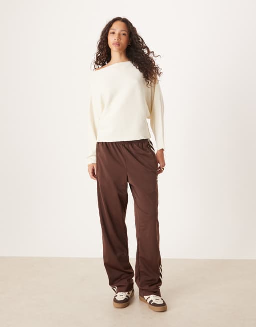 ASOS DESIGN knitted supersoft batwing jumper in ecru, 4 of 4