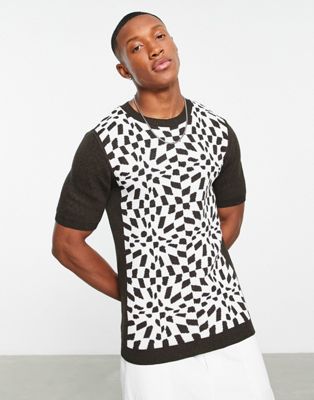 Knitted t-shirt with checkerboard placement