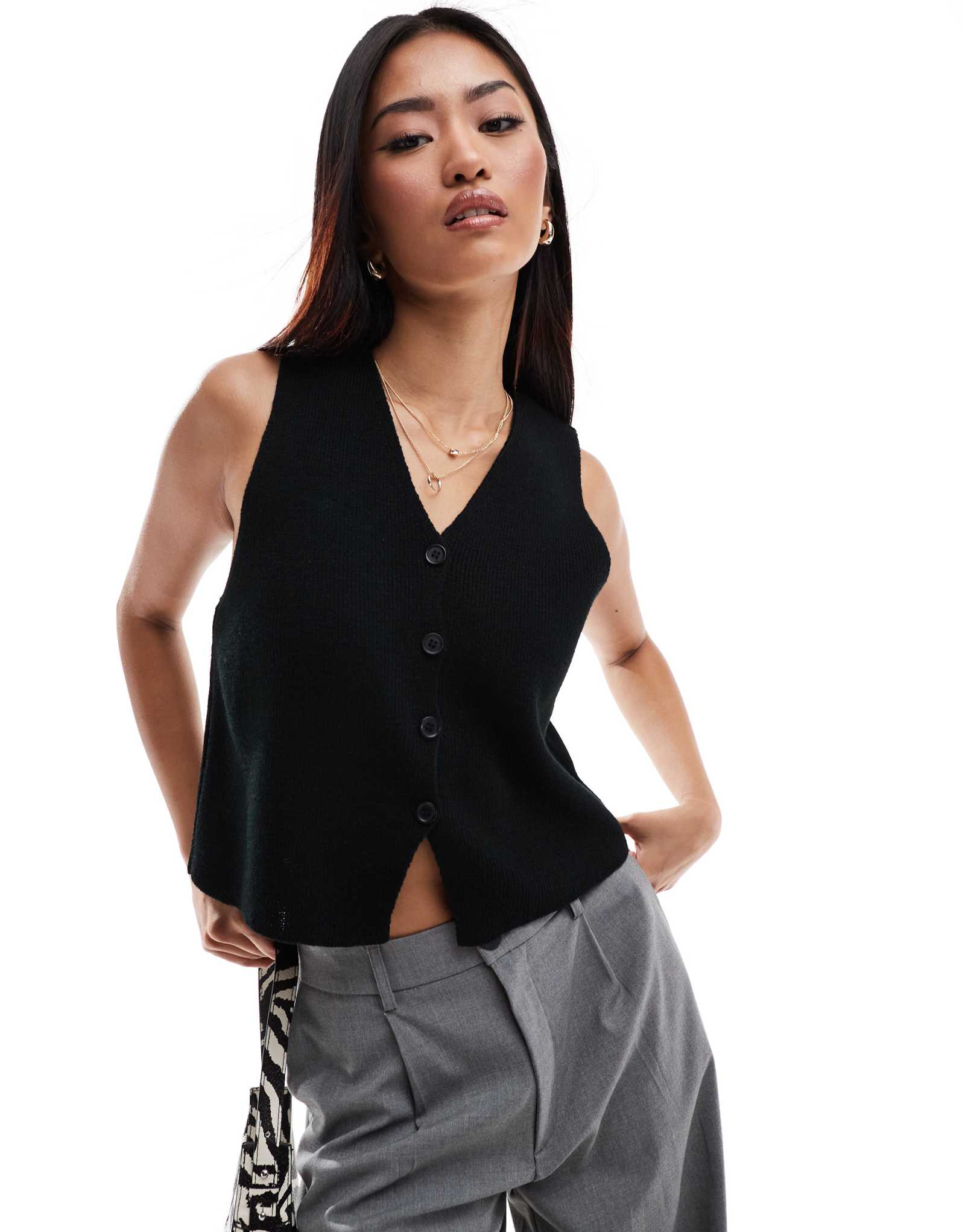 Дизайнерский вязаный жилет ASOS с v-образным вырезом черного цвета