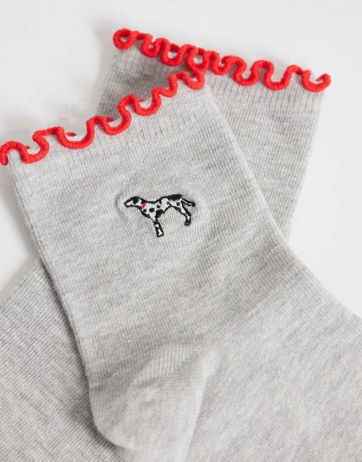 ASOS DESIGN – Knöchelhohe Socken in Grau mit Rüschensaum und Dalmatiner-Stickerei, 2 von 3