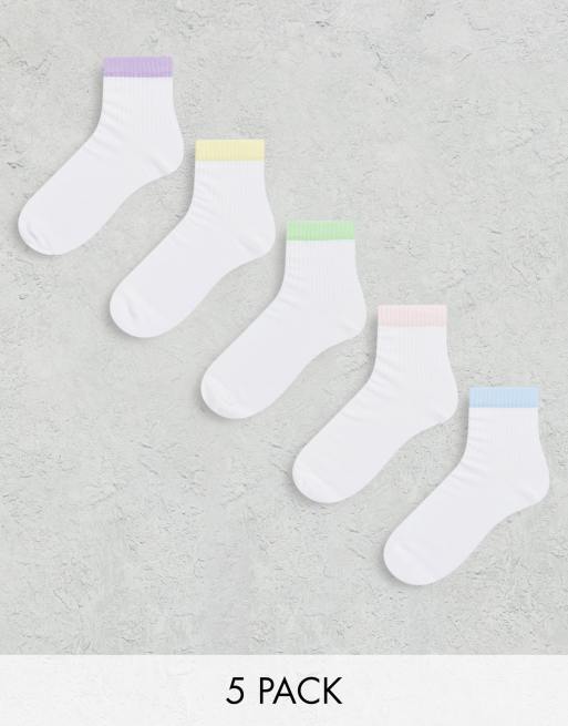 ASOS DESIGN – Knöchelhohe Socken in Weiß mit pastellfarbenem Saum im 5er-Pack
