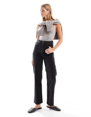 ASOS DESIGN - Knöchellange Jeans in Schwarz mit mittelhohem Bund, lockerem Schnitt und geradem Bein