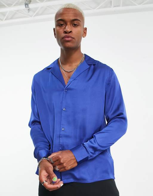 ASOS DESIGN – Kobaltowa satynowa koszula o luźnym kroju z kołnierzykiem kubańskim 