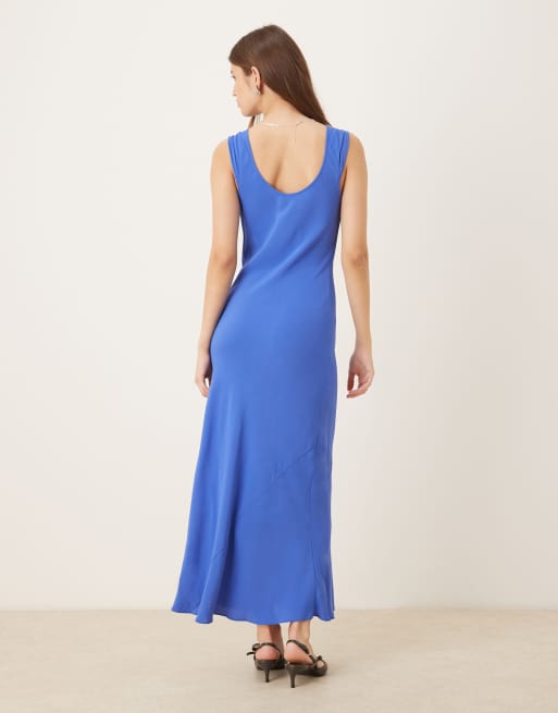 ASOS DESIGN – Kobaltowoniebieska sukienka midi z krótkimi rękawkami, 3 z 4