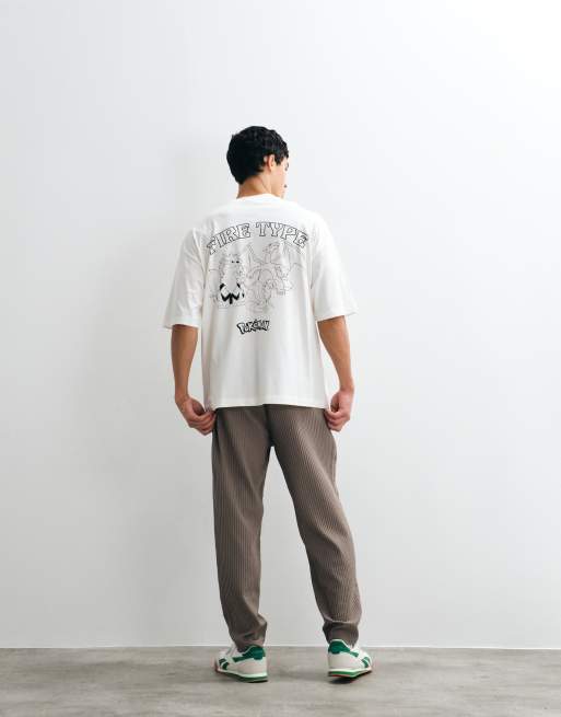 ASOS DESIGN – Kokosowo-mleczny T-shirt oversize z motywem Pokemon Fire Type, 3 z 5
