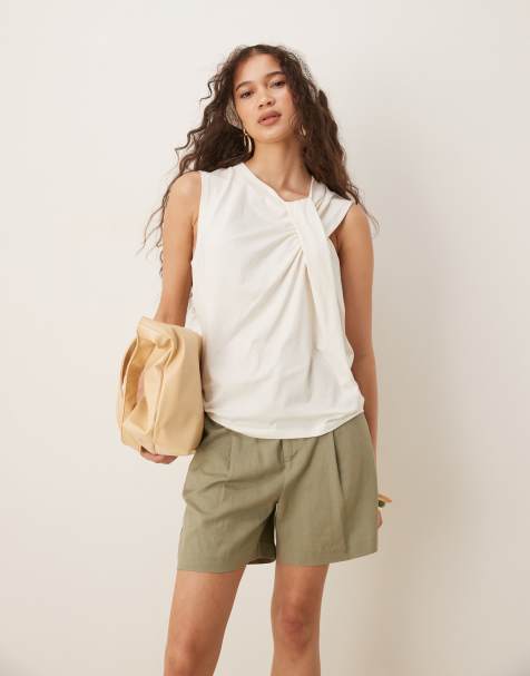 ASOS DESIGN – Kokosowy top bez rękawów ze skręconym detalem - view 1