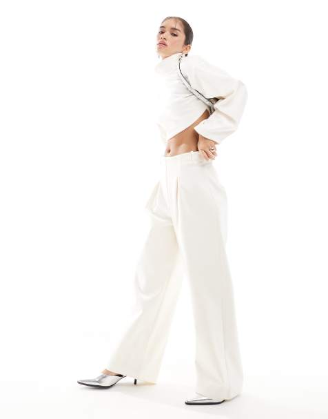 ASOS DESIGN – Kokosvita, vida byxor med veck framtill - view 1