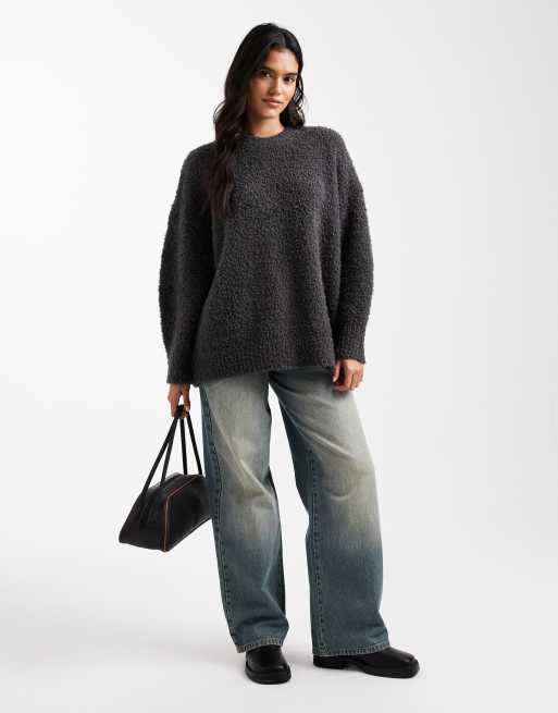 ASOS DESIGN - Koksgrå og oversized striktrøje i bouclé med buet kant forneden, 2 af 4