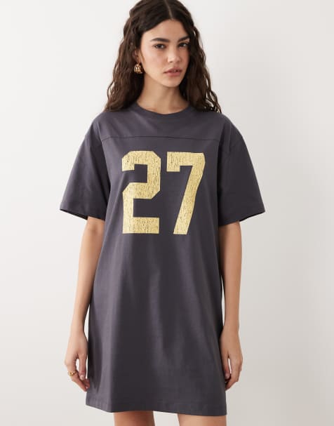 ASOS DESIGN - Koksgrå oversized T-shirt-kjole i minilængde med college-grafik i kontrastfarve - view 1
