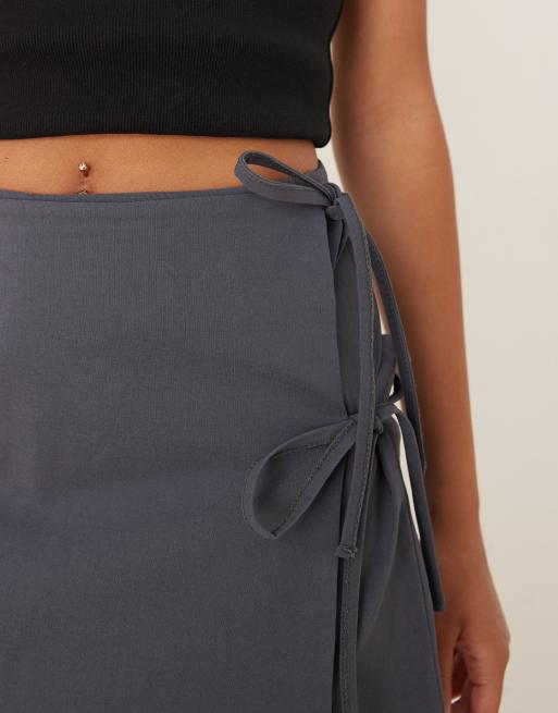 ASOS DESIGN - Koksgråt skort i bengalin med bindebånd i siden, 5 af 5