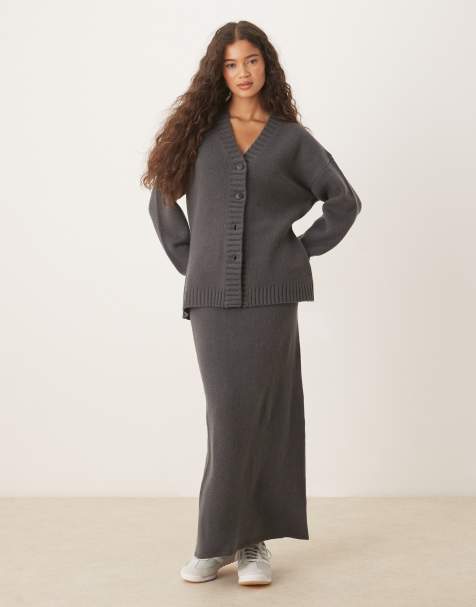 ASOS DESIGN - Koksgråt sæt med longline-cardigan med taljedetalje og midinederdel i lammeuld - view 1