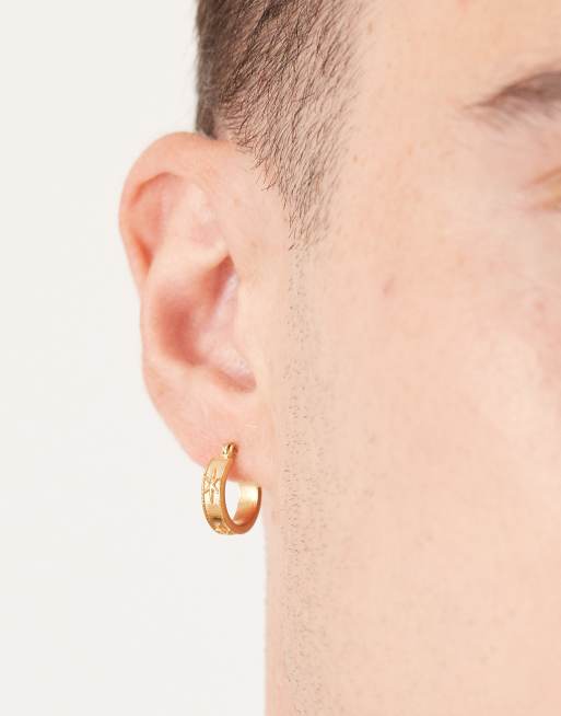 ASOS DESIGN – Kolczyki-koła ze stali nierdzewnej w odcieniu złota z grawerowanymi gwiazdkami  