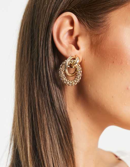 ASOS DESIGN – Kolczyki w odcieniu złota z teksturowanymi ogniwami