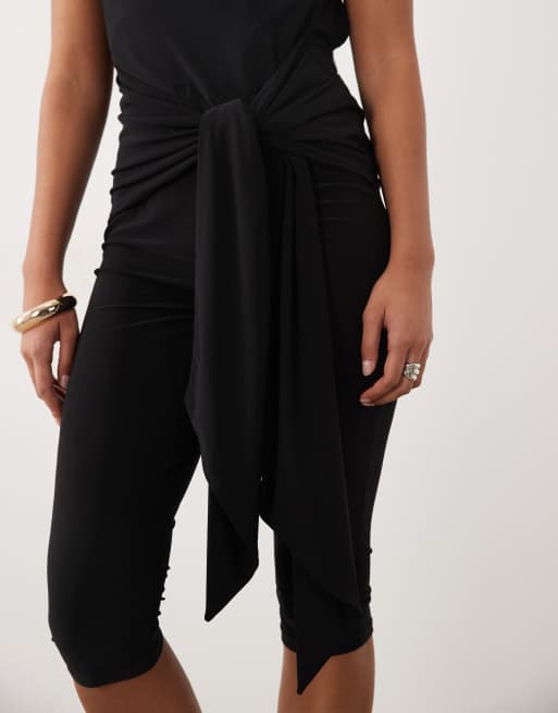 ASOS DESIGN kombinezon capri z dekoltem typu slash i szarfą w czerni, 3 z 4