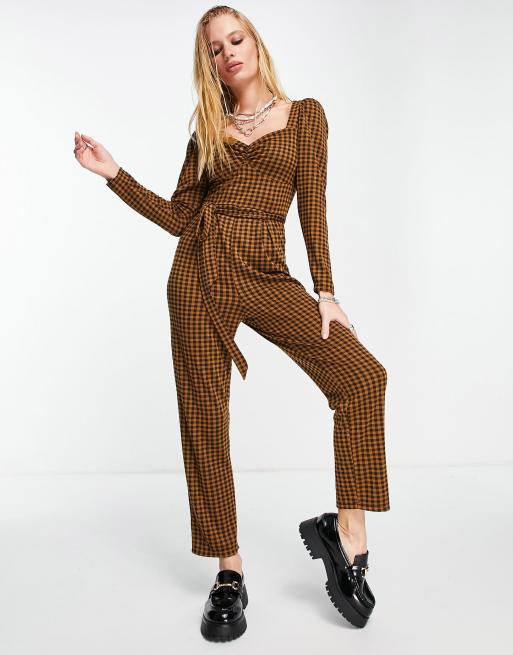 ASOS DESIGN – Kombinezon w kratkę vichy z wąskimi nogawkami, bufkami i wiązaniem z przodu
