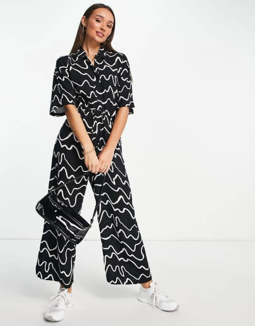 ASOS DESIGN – Kombinezon zapinany na guziki z abstrakcyjnym wzorem 