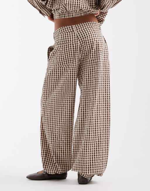 ASOS DESIGN Kombiteil Ballonhose in braunem Vichy-Karo, 5 von 5