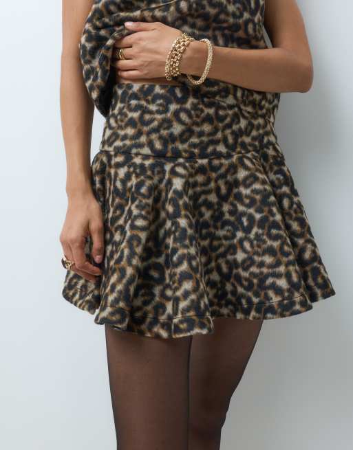 ASOS DESIGN Kombiteil-Minirock mit schwingendem Saum in gebürstetem Animal-Print, 3 von 5