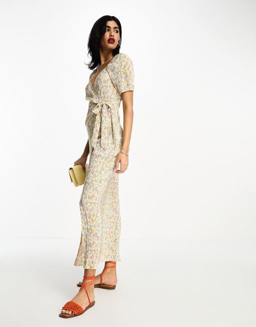 ASOS DESIGN – Kopertowa plisowana sukienka midi z wiązaniem z boku w drobny kwiatowy wzór 