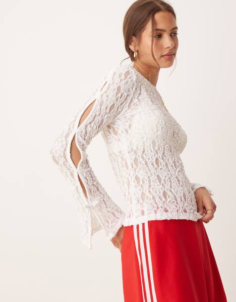 ASOS DESIGN – Koronkowy top z dekoltem w łódkę i ozdobną kokardką w kolorze kości słoniowej - view 1