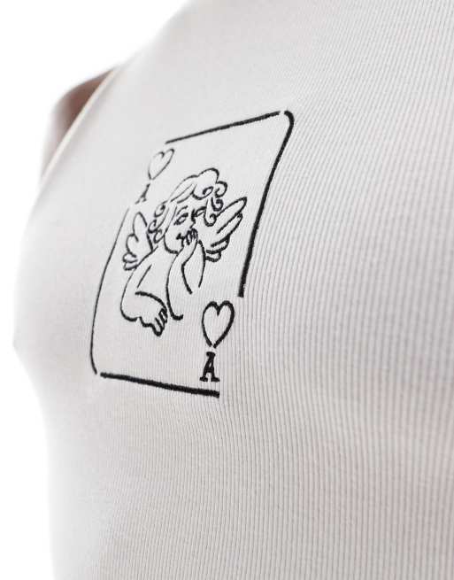 ASOS DESIGN – Körperbetontes, geripptes Trägertop mit abstraktem Engel-Print auf der Brust, 2 von 4