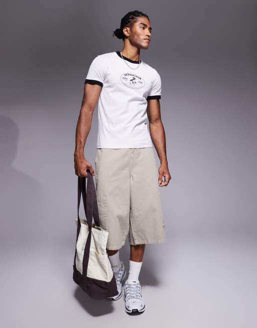 ASOS DESIGN – Körperbetontes Ringer-T-Shirt in Hellgrau mit „Luck“-Print, 3 von 4