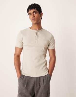 Körperbetontes T-Shirt aus geripptem, sehr schwerem Material in Beige mit Henley-Ausschnitt-Neutral Neutral XL