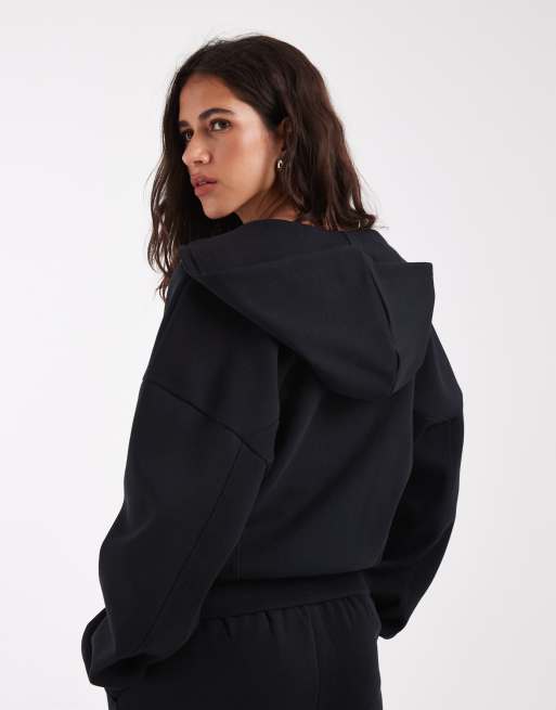 ASOS DESIGN kort hoodie i svart interlock, 3 av 4